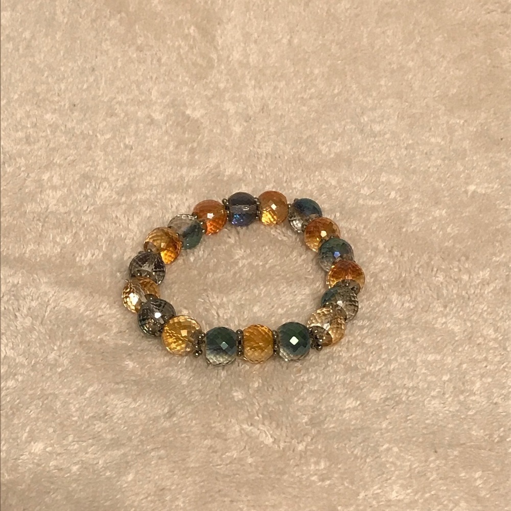 NWOT glass bead bracelet